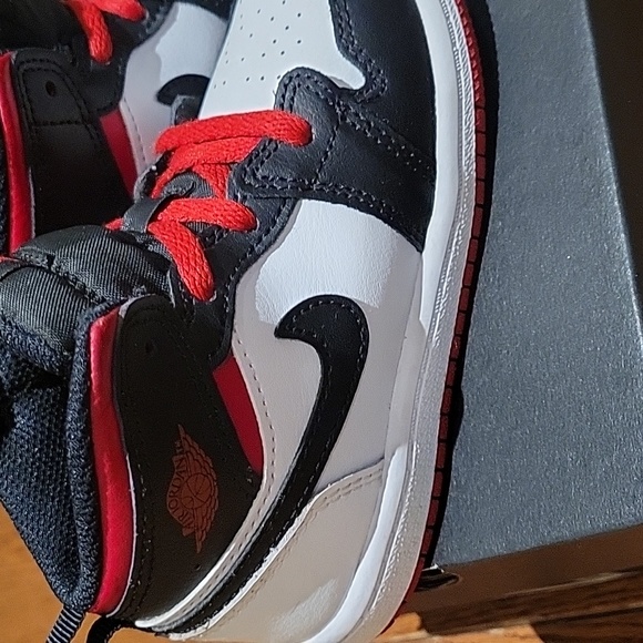 Jordan 1 Mid Alt - Picture 4 of 9